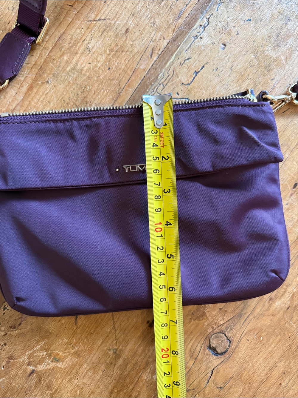 Tumi Voyager Collection Plum Nylon Crossbody with Gold Hardware & adjustable str - Picture 9 of 10